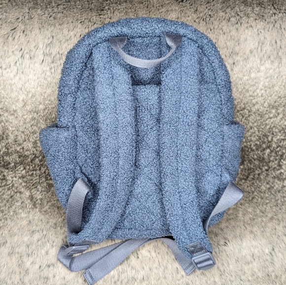 Vera Bradley Teddy Fleece Sherpa Backpack Blue - Picture 6 of 12